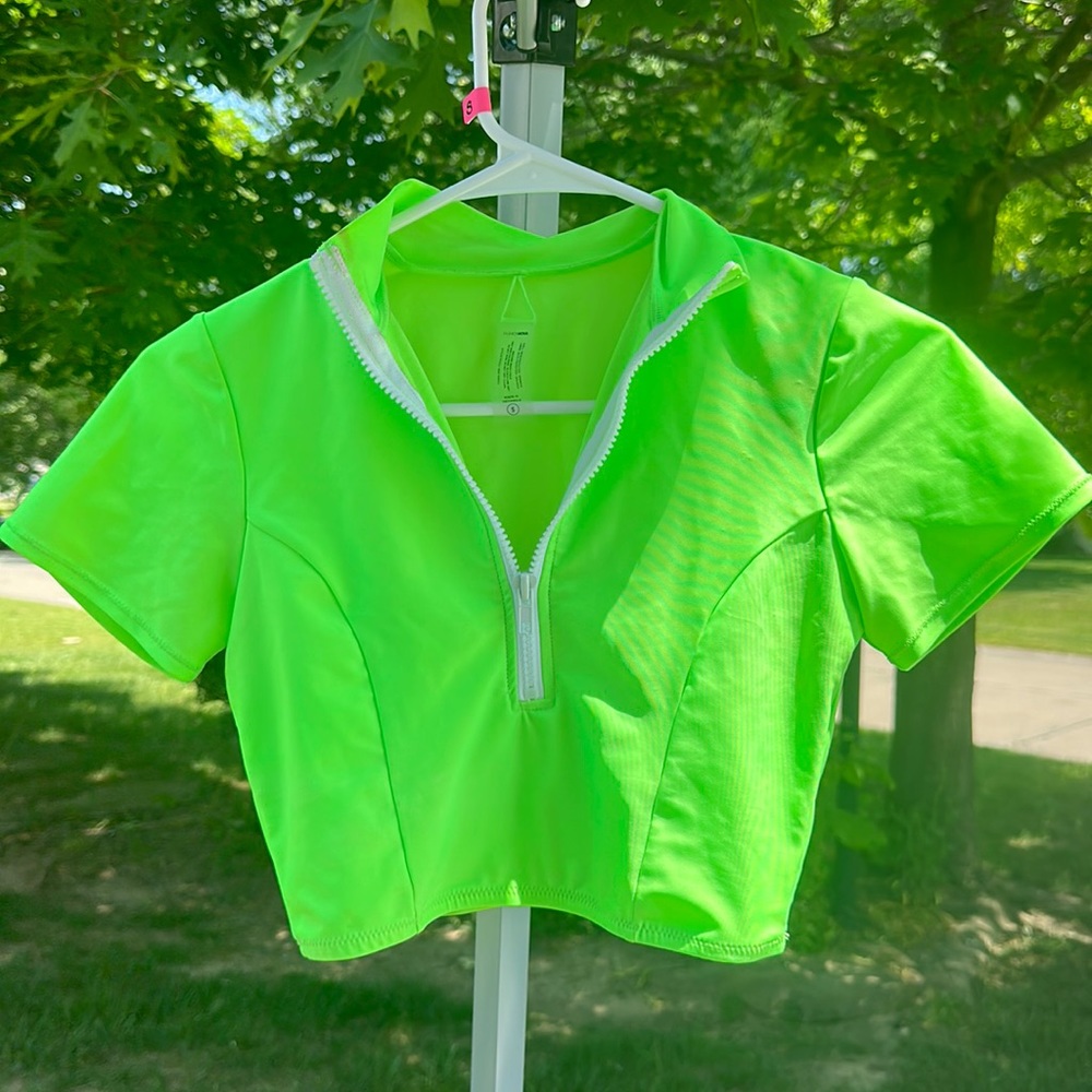S FASHIONNOVA NEON GREEN TOP